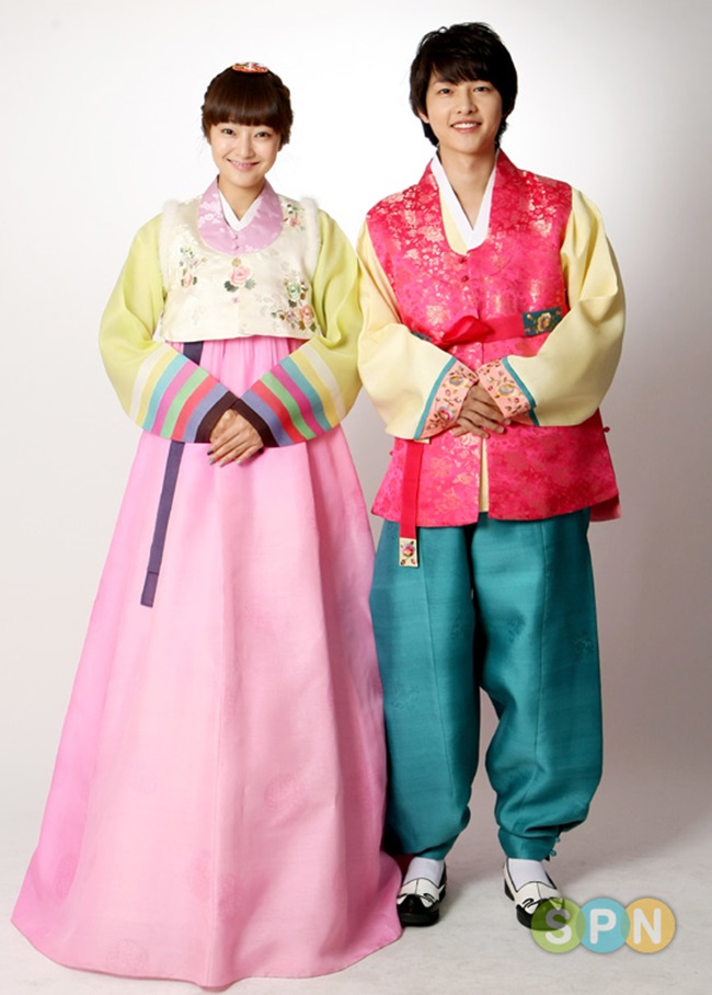 Sao Hàn xinh đẹp trong trang phục hanbok đón năm mới - 15