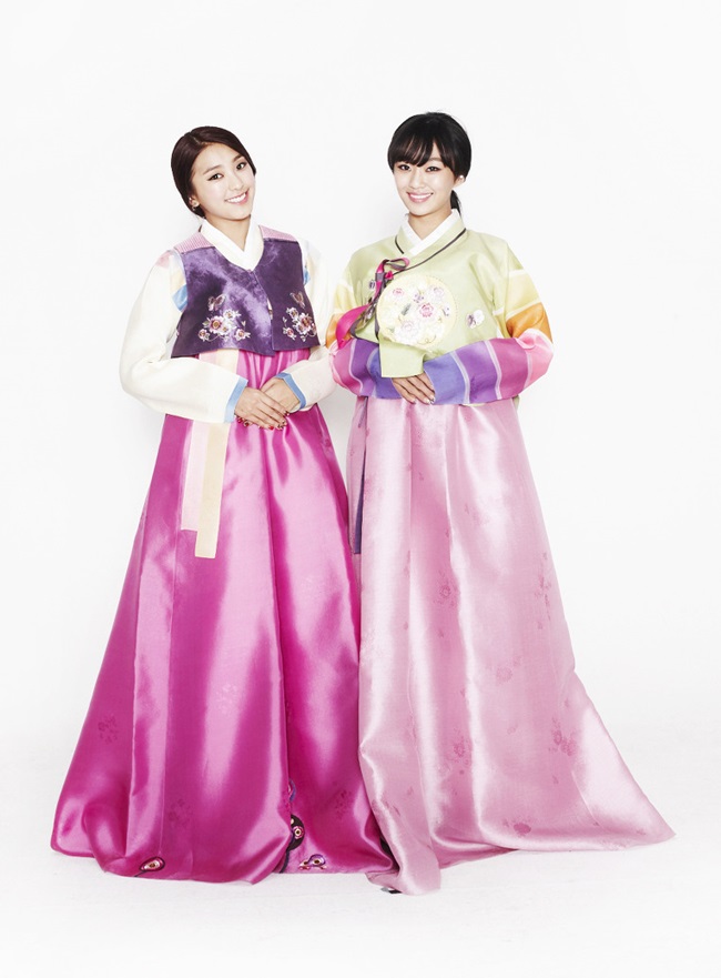 Sao Hàn xinh đẹp trong trang phục hanbok đón năm mới - 4