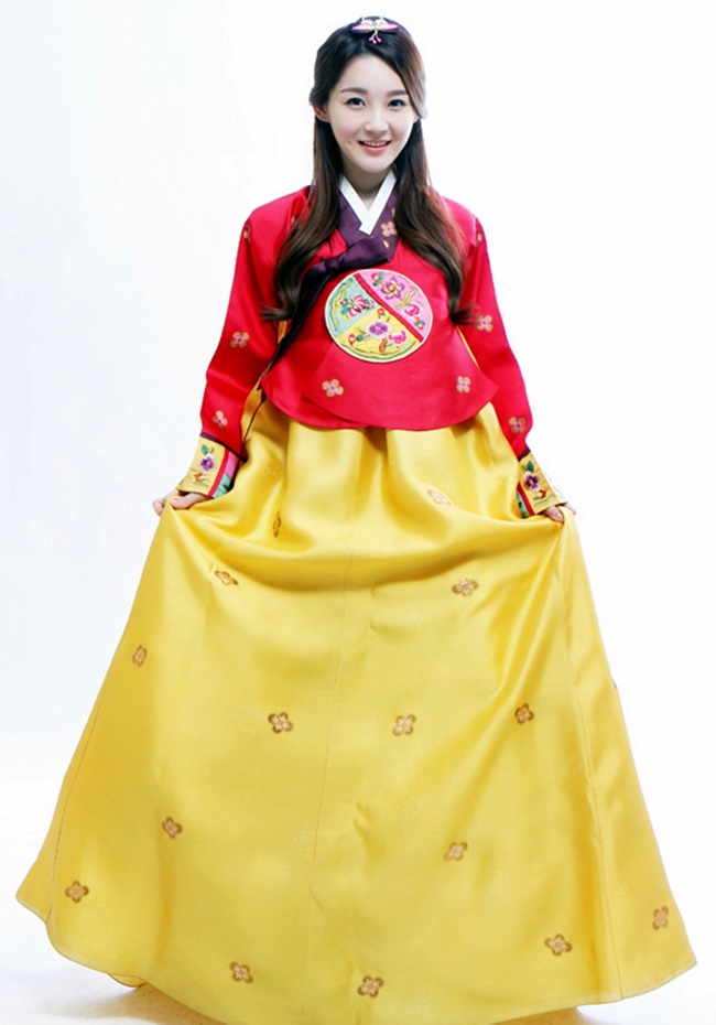 Sao Hàn xinh đẹp trong trang phục hanbok đón năm mới - 3