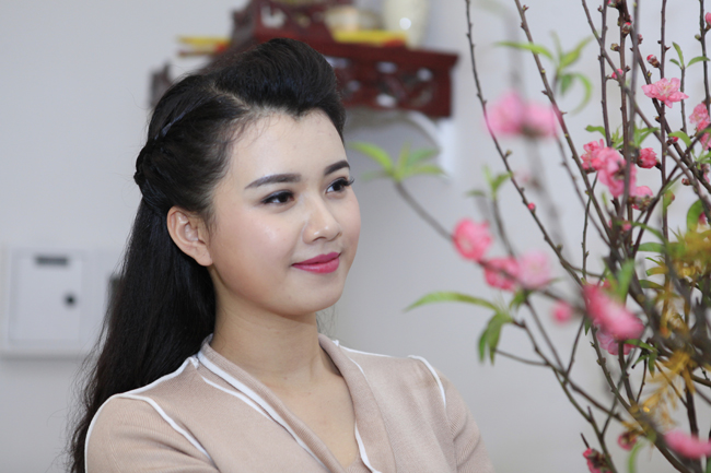 Căn hộ tràn ngập sắc xuân của MC Hương Giang - 3