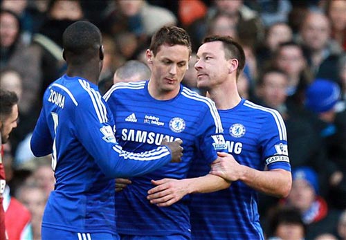 Mourinho không thể cười vì Chelsea bị xử ép - 1
