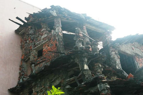 "Ớn lạnh" căn nhà tự xây của dị nhân Quảng Nam - 5