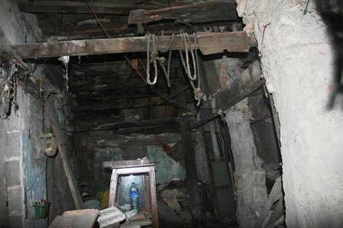 "Ớn lạnh" căn nhà tự xây của dị nhân Quảng Nam - 7