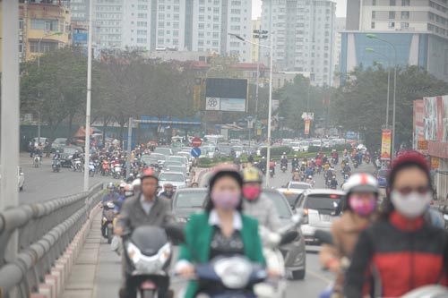 Đường phố tắc nghẽn ngày làm việc đầu năm - 4