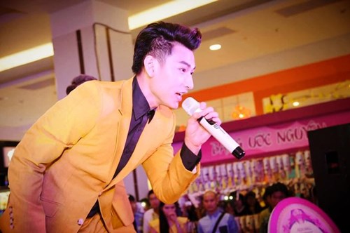 Sao Việt khoe người thân ngày đầu xuân - 8