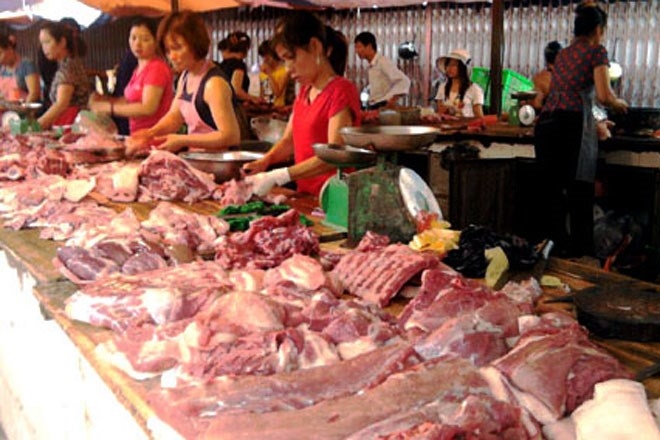 Sau Tết, rau xanh và đồ cúng đắt hàng - 2