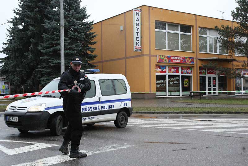 Séc: Xả súng kinh hoàng trong nhà hàng, 9 người chết - 1