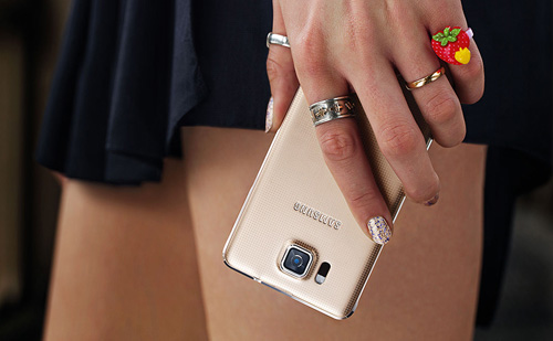 Giải mã "cơn sốt" Samsung Galaxy Alpha - 1