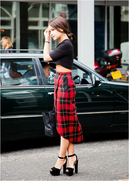 Luôn có cách để mặc đẹp với chiếc váy đỏ - 6