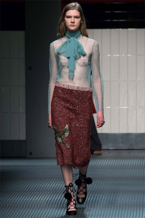 Gucci khiến giới mộ điệu say mê vì gợi cảm phá cách - 4