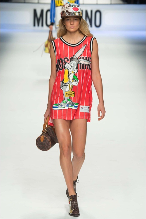 Kích thích thị giác với Moschino FW 2015 - 11