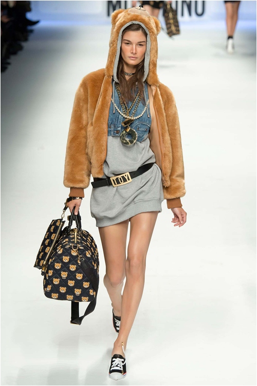 Kích thích thị giác với Moschino FW 2015 - 20