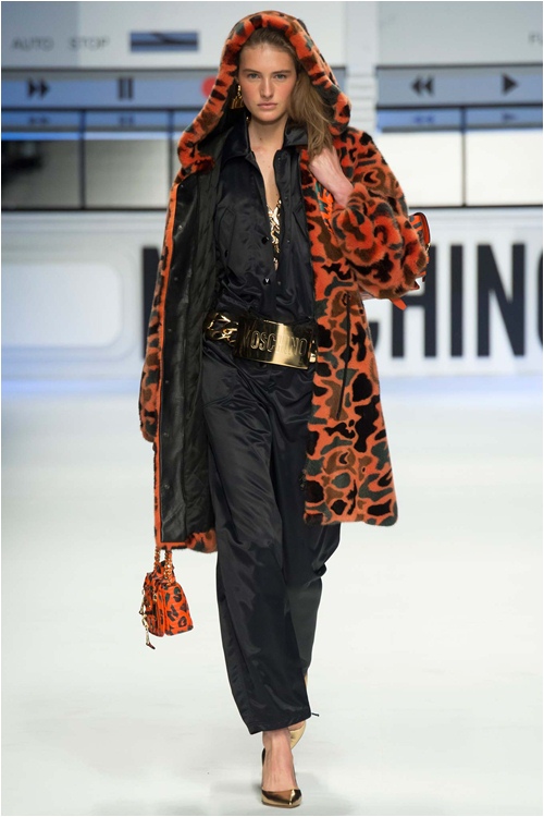 Kích thích thị giác với Moschino FW 2015 - 2