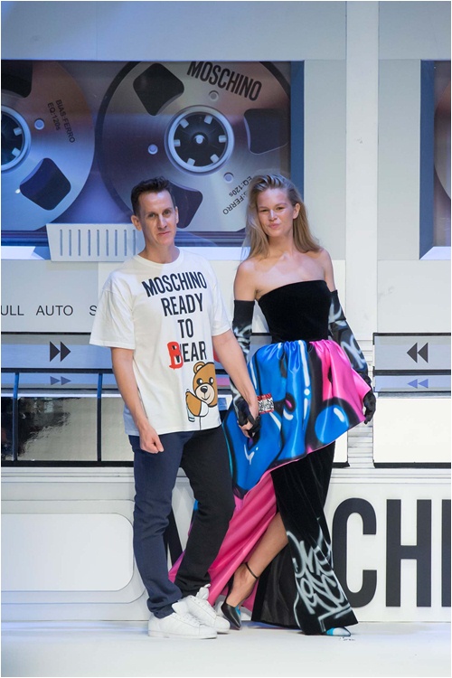Kích thích thị giác với Moschino FW 2015 - 16