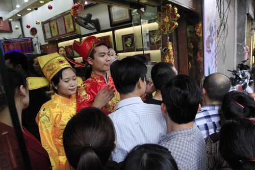 HN: “Phố vàng” tắc nghẽn ngày Thần tài - 6