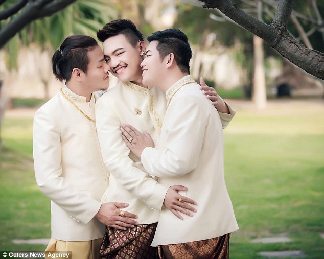 Đám cưới đồng tính 3 người siêu đặc biệt ở Thái Lan - 1