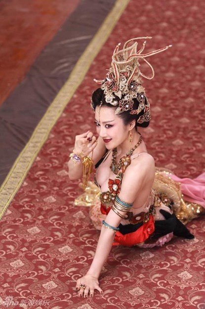 Những thềm ngực gợi cảm nhất phim cổ trang - 2