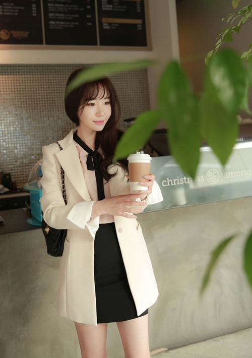 Ghi điểm nơi công sở với phong cách kín đáo - 4