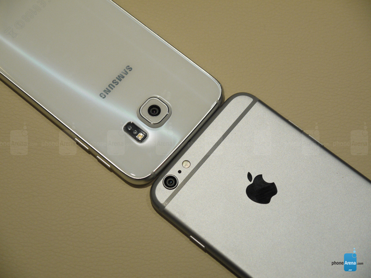 Samsung Galaxy S6 có máy ảnh chính 16-megapixel, trong khi iPhone 6 Plus có máy ảnh bằng một nửa số lượng megapixel - 8 megapixel. Cả hai tính năng ổn định hình ảnh quang học (OIS). Tuy nhiên, nếu bạn theo dõi sự kiện Unpacked diễn ra đêm qua có thể thấy máy ảnh của Galaxy S6 đã đánh bại hoàn toàn iPhone 6 Plus.
