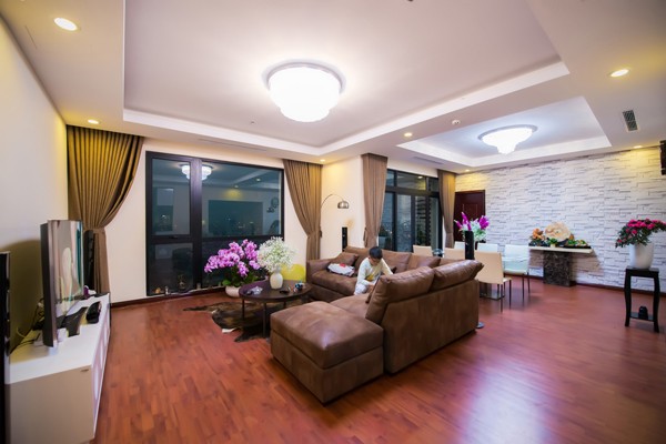 Sao Việt tậu nhà, xế hộp đầu năm - 11