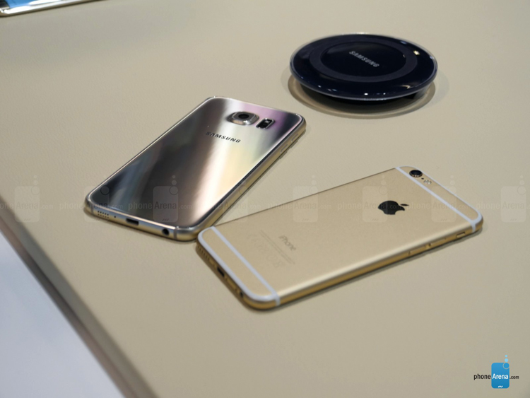 Samsung Galaxy S6 có máy ảnh chính 16-megapixel, trong khi iPhone 6 có máy ảnh bằng một nửa số lượng megapixel - 8 megapixel. Cả hai tính năng ổn định hình ảnh quang học (OIS).
