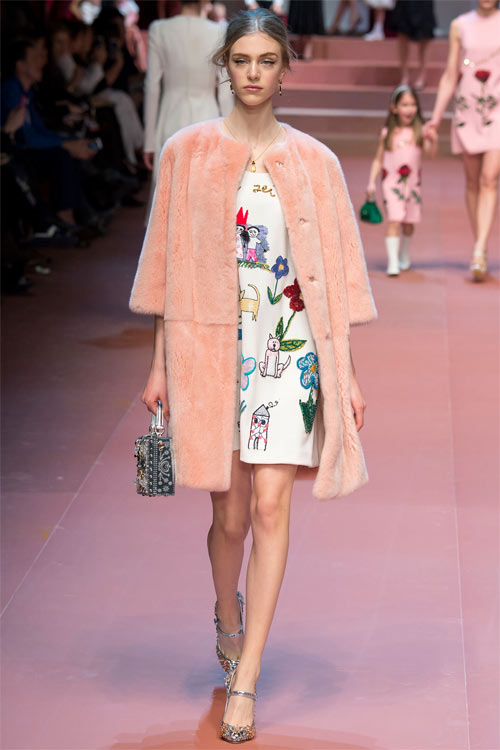Dolce & Gabbana tôn vinh mẹ trong bộ sưu tập mới - 2