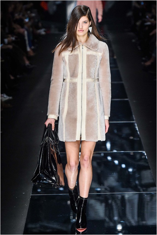 Quyến rũ đến mê hoặc với Blumarine FW 2015 - 3