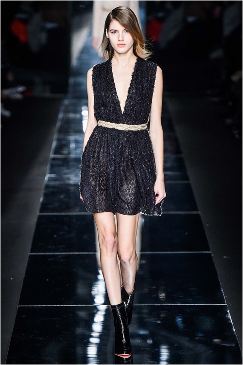 Quyến rũ đến mê hoặc với Blumarine FW 2015 - 17