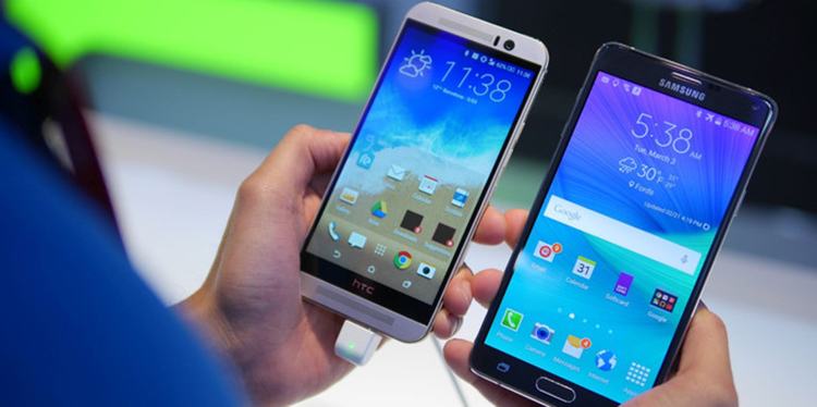 Cả HTC One M9 và Samsung Galaxy Note 4 được trang bị màn hình có kích thước lần lượt là 5-inch và 5.7-inch. Tất nhiên, Note 4 to và khó sử dụng bằng một tay hơn so với M9.
