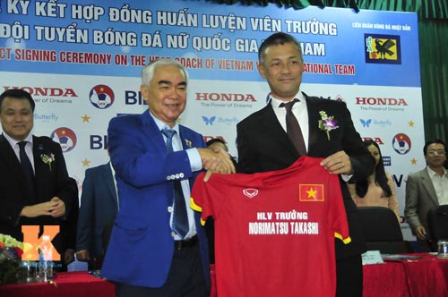 HLV Nhật Bản muốn nâng tầm đội tuyển nữ Việt Nam - 1