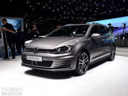 Cận cảnh phiên bản xe du lịch Volkswagen Golf GTD mới - 1