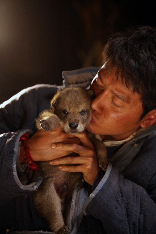 Khám phá đoàn phim "sống chung" với 35 chú sói - 6