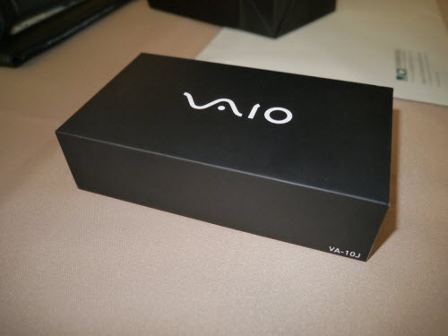 Lộ ảnh hộp smartphone đầu tiên của VAIO - 1