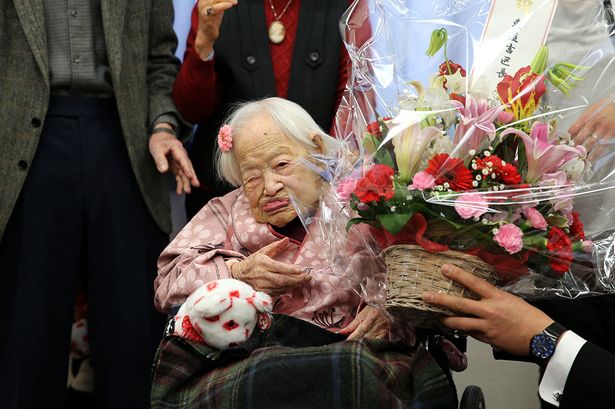 Cụ bà già nhất thế giới mừng sinh nhật thứ 117 - 1