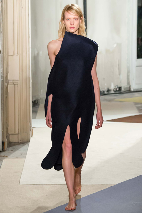 Bộ sưu tập trần trụi khuấy đảo sàn diễn Paris - 6