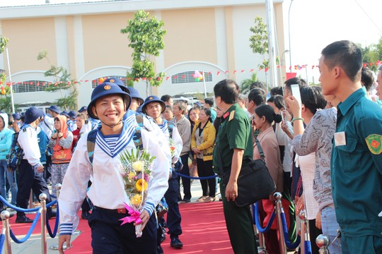 TP.HCM: Cán bộ, công chức cùng lên đường nhập ngũ - 5