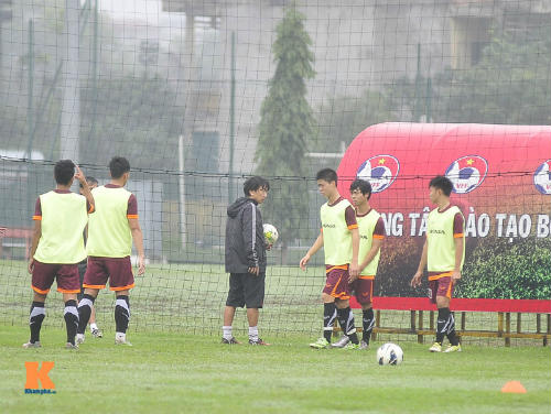 Tin vui bầu Đức: Chính thức đón “trung vệ thép” U19 - 7