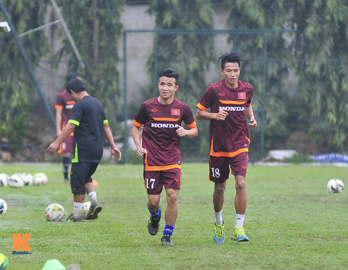 Tin vui bầu Đức: Chính thức đón “trung vệ thép” U19 - 5