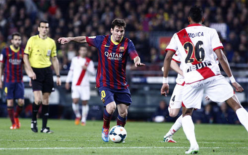 "Mồi ngon" của Messi và cơ hội “truất ngôi” Real - 1