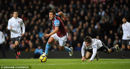 Stiliyan Petrov: Người hùng nói "không" với tử thần (P3) - 1