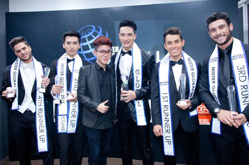 /Uploaded/phamhuuthanh/2015_03_08/QREB1425808410-img_3816.jpg Yến Trang gợi cảm bên dàn thí sinh cơ bắp tại Thái Lan - 7