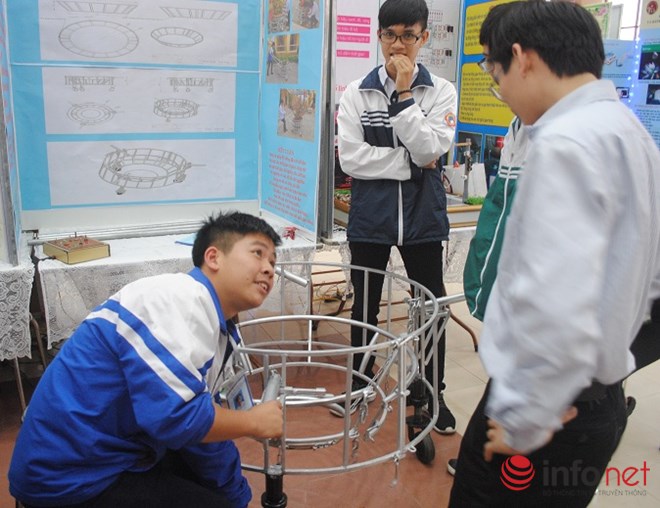 Độc đáo vật dụng sáng tạo của các “kỹ sư nhí” - 8