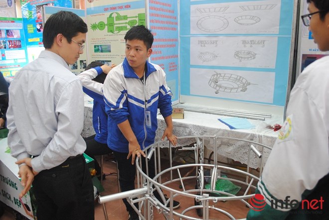 Độc đáo vật dụng sáng tạo của các “kỹ sư nhí” - 9