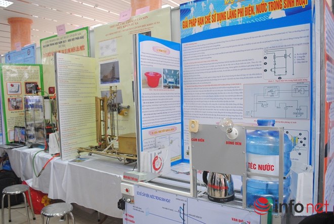 Độc đáo vật dụng sáng tạo của các “kỹ sư nhí” - 13