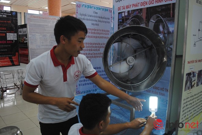 Độc đáo vật dụng sáng tạo của các “kỹ sư nhí” - 6