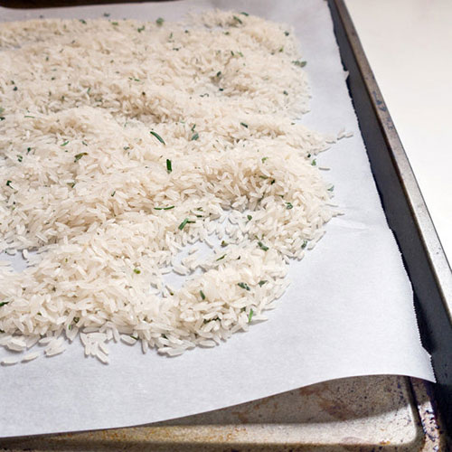 Tự làm mặt nạ gạo cho đôi mắt hết thâm quầng - 4