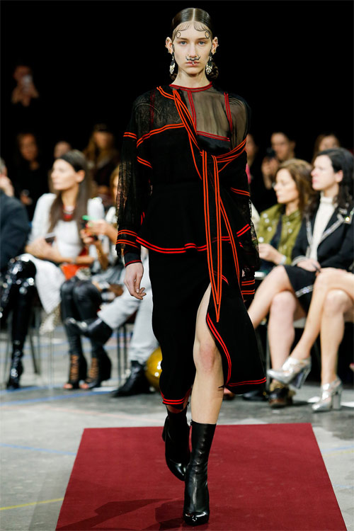 Vẻ đẹp nữ hoàng Anh trong tuyệt phẩm của Givenchy - 10