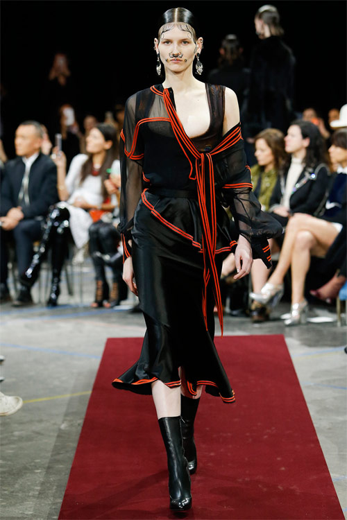 Vẻ đẹp nữ hoàng Anh trong tuyệt phẩm của Givenchy - 12