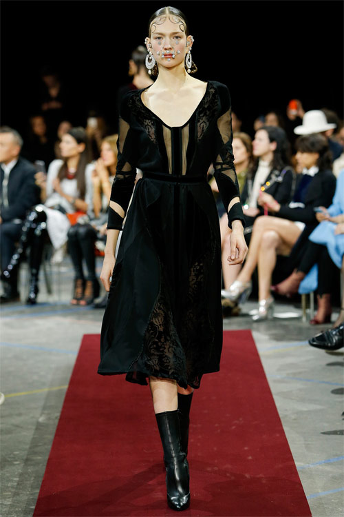 Vẻ đẹp nữ hoàng Anh trong tuyệt phẩm của Givenchy - 6