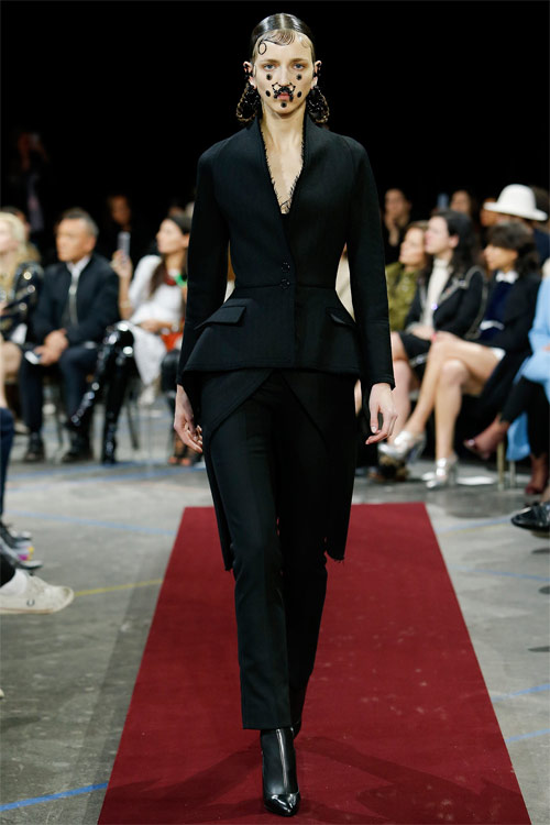 Vẻ đẹp nữ hoàng Anh trong tuyệt phẩm của Givenchy - 15